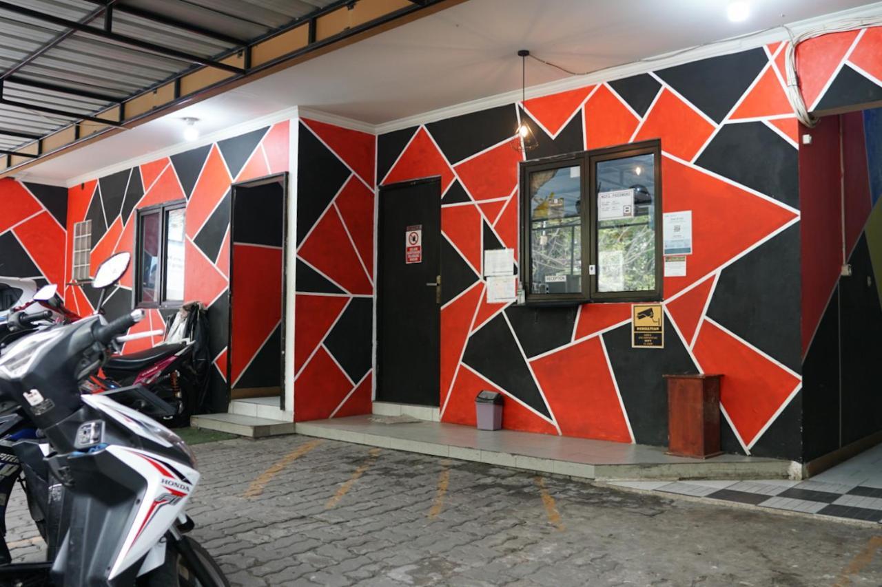 Cosmo Tanjung Duren Mitra Reddoorz جاكرتا المظهر الخارجي الصورة